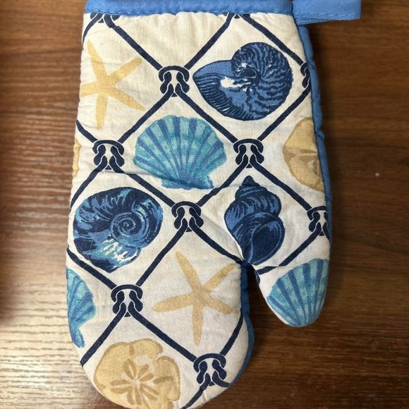 Free w/Bundle Purchase - Oven Mitt - Picture 1 of 2